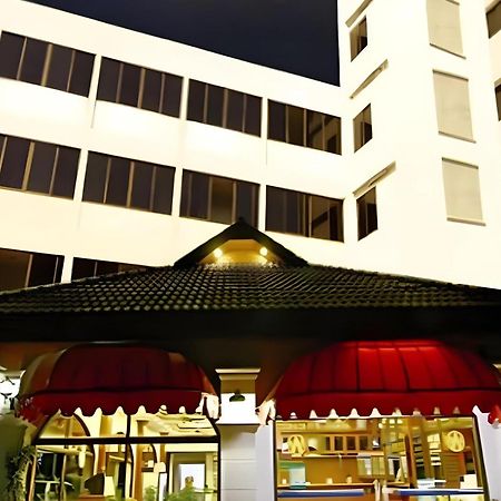 Super Oyo 1096 Winner Inn Hotel Чиангмай Екстериор снимка