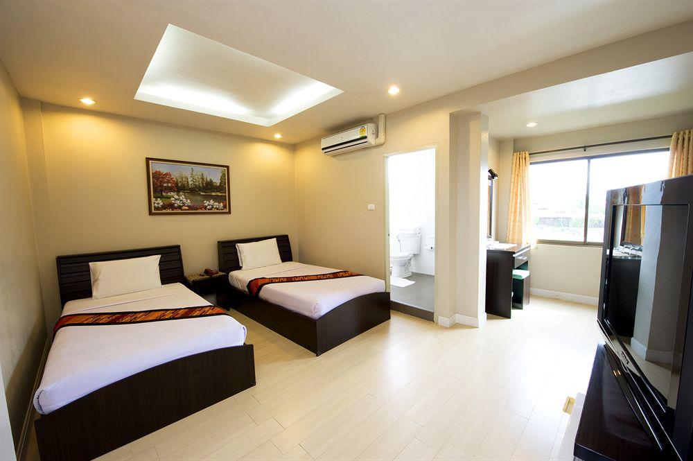 Super Oyo 1096 Winner Inn Hotel Чиангмай Екстериор снимка