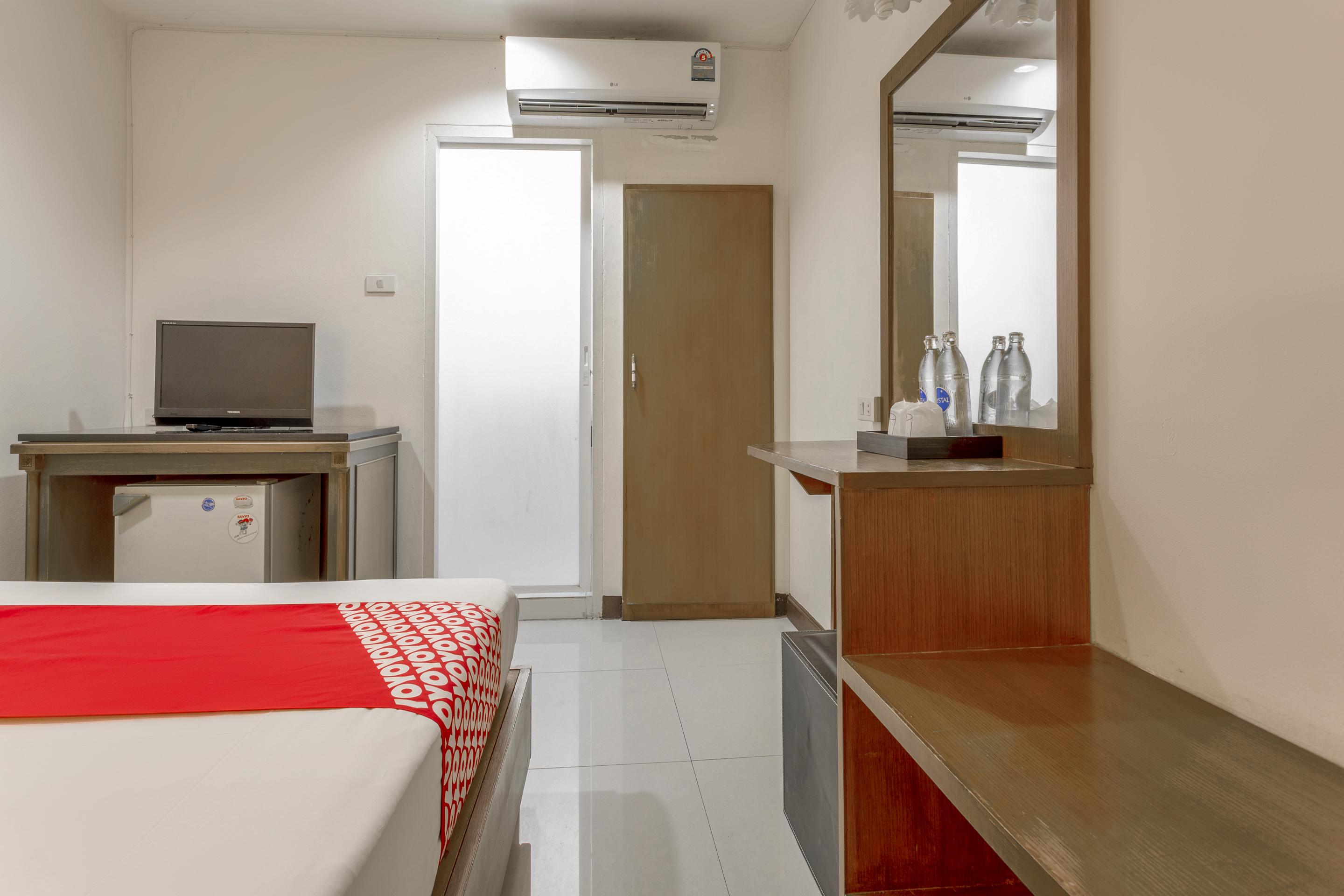 Super Oyo 1096 Winner Inn Hotel Чиангмай Екстериор снимка