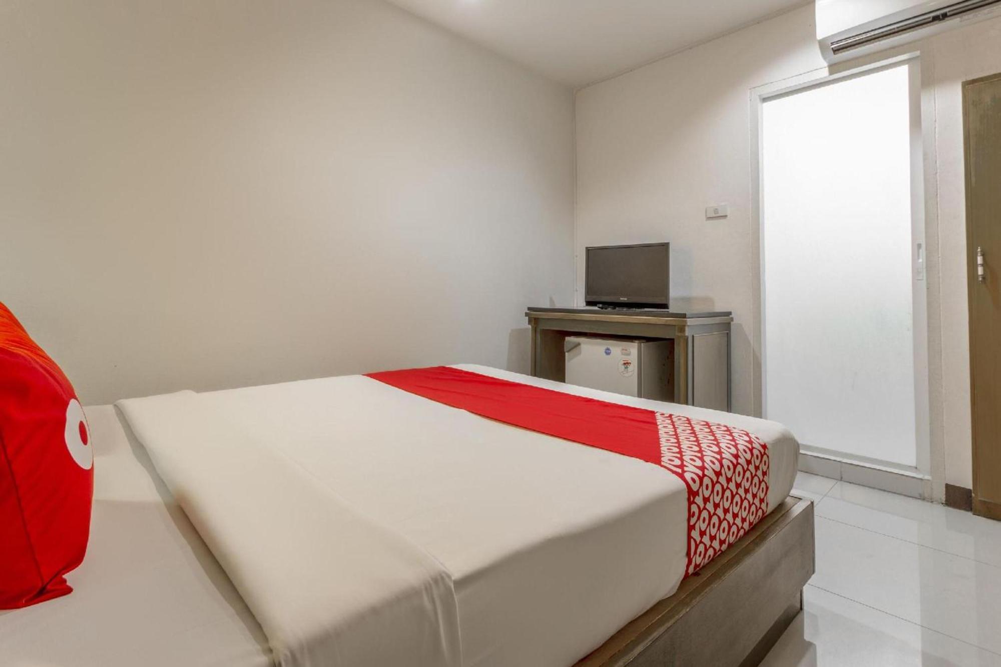 Super Oyo 1096 Winner Inn Hotel Чиангмай Екстериор снимка