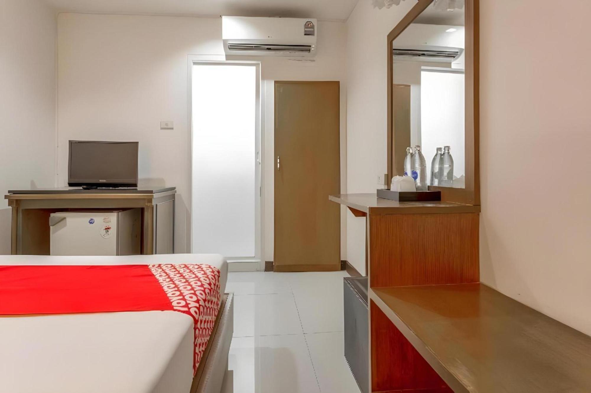 Super Oyo 1096 Winner Inn Hotel Чиангмай Екстериор снимка