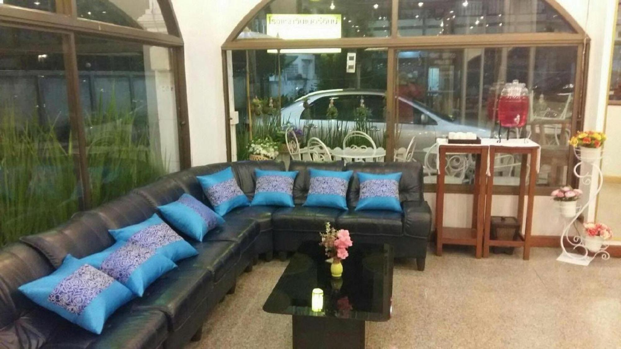 Super Oyo 1096 Winner Inn Hotel Чиангмай Екстериор снимка