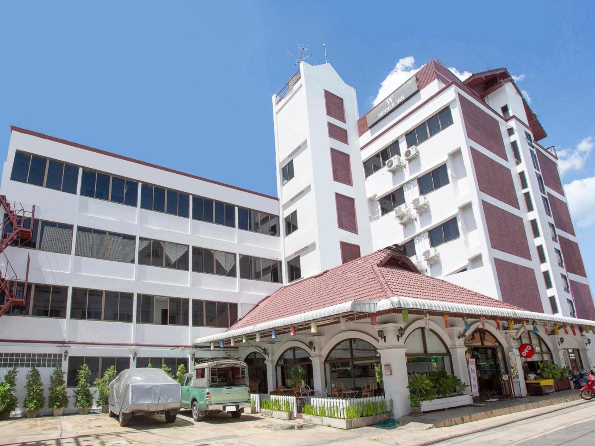 Super Oyo 1096 Winner Inn Hotel Чиангмай Екстериор снимка