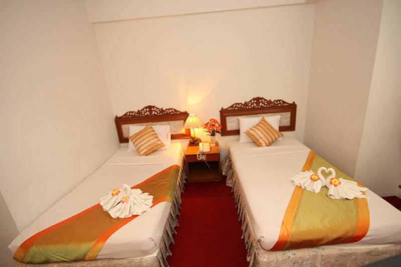 Super Oyo 1096 Winner Inn Hotel Чиангмай Екстериор снимка